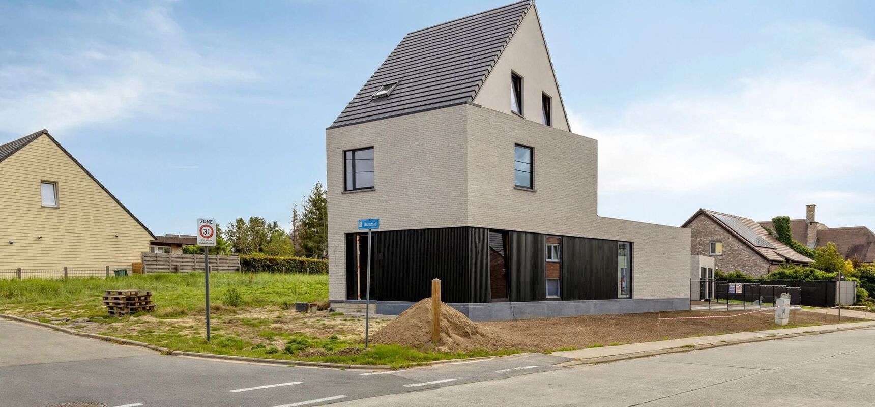 Half Open Bebouwing te koop in BUGGENHOUT
