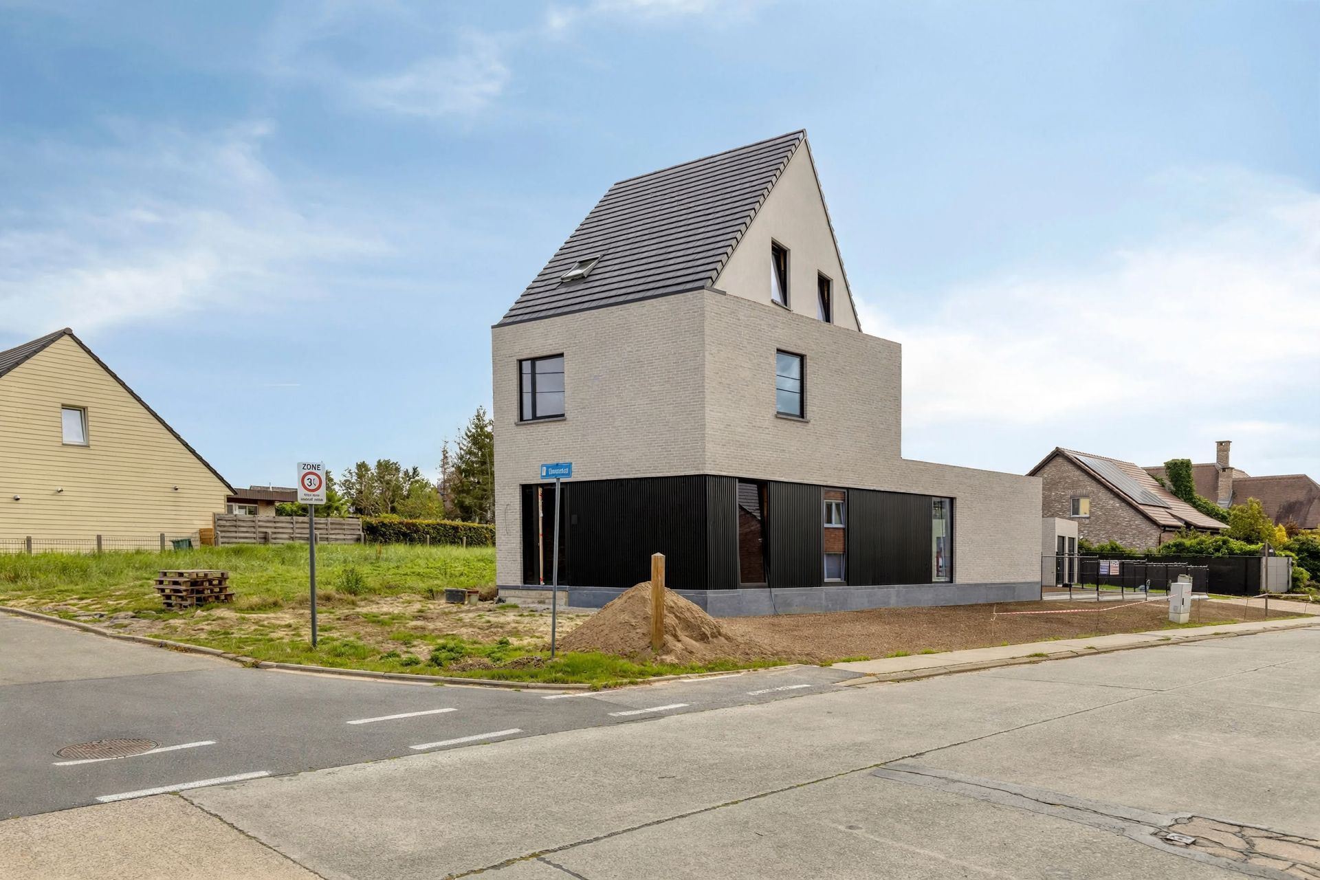 Half Open Bebouwing te koop in BUGGENHOUT